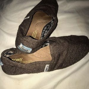 Toms